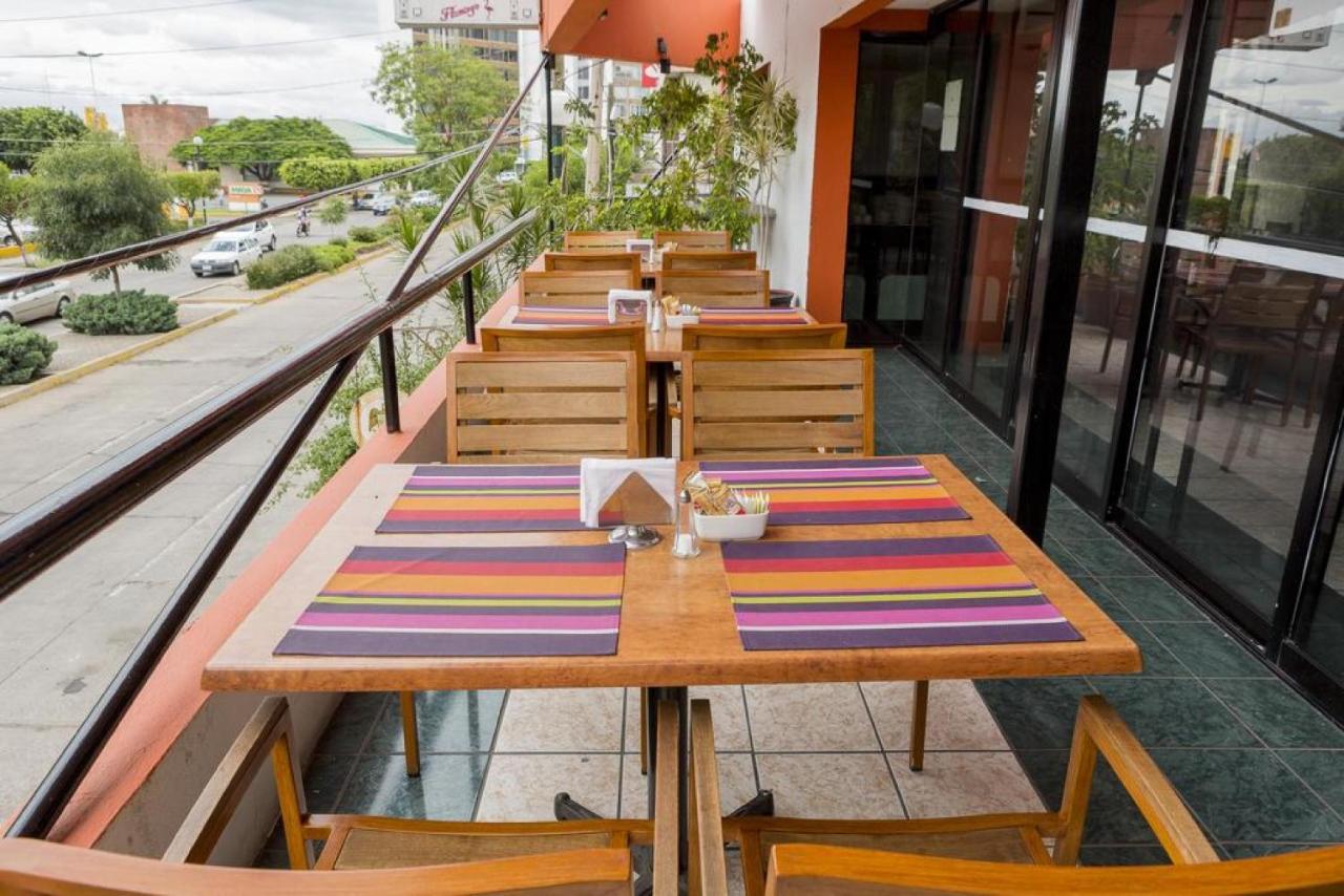 Hotel Flamingo Irapuato Buitenkant foto