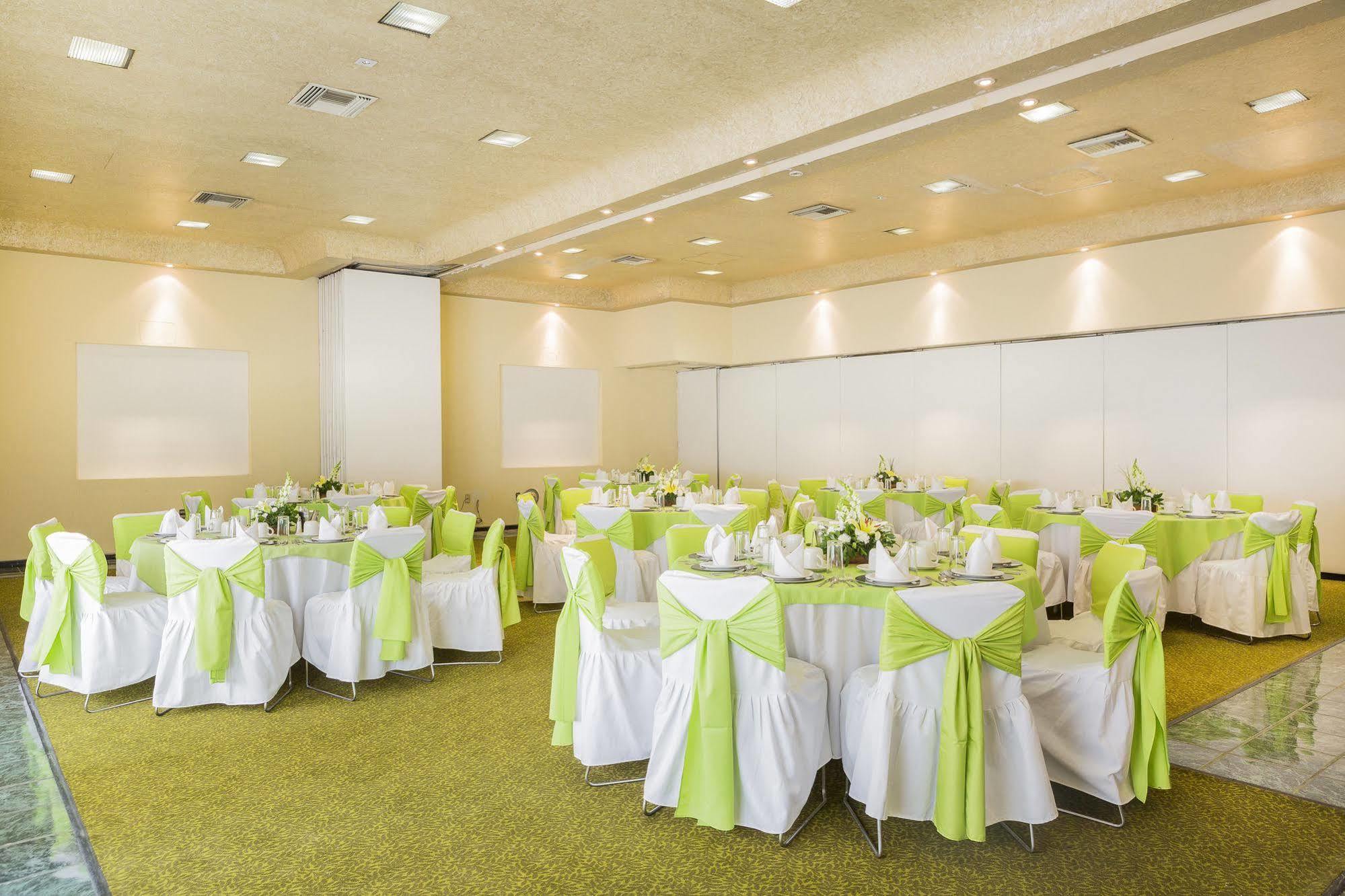 Hotel Flamingo Irapuato Buitenkant foto