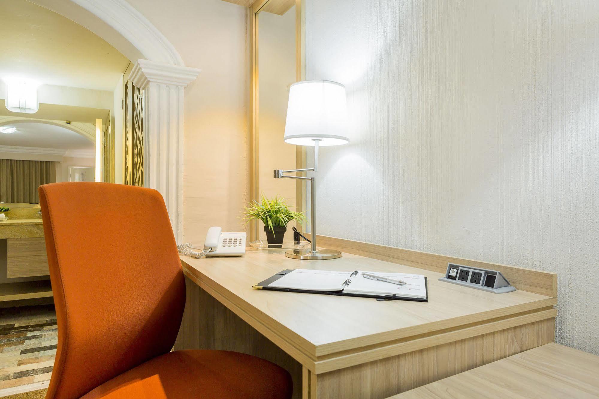 Hotel Flamingo Irapuato Buitenkant foto